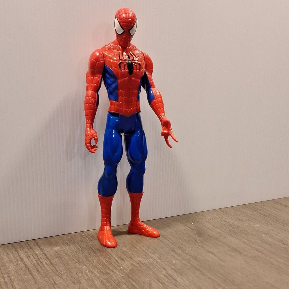 Hasbro Spider-Man Action Figure Plastic Red Blue 2013 Marvel C-3632B